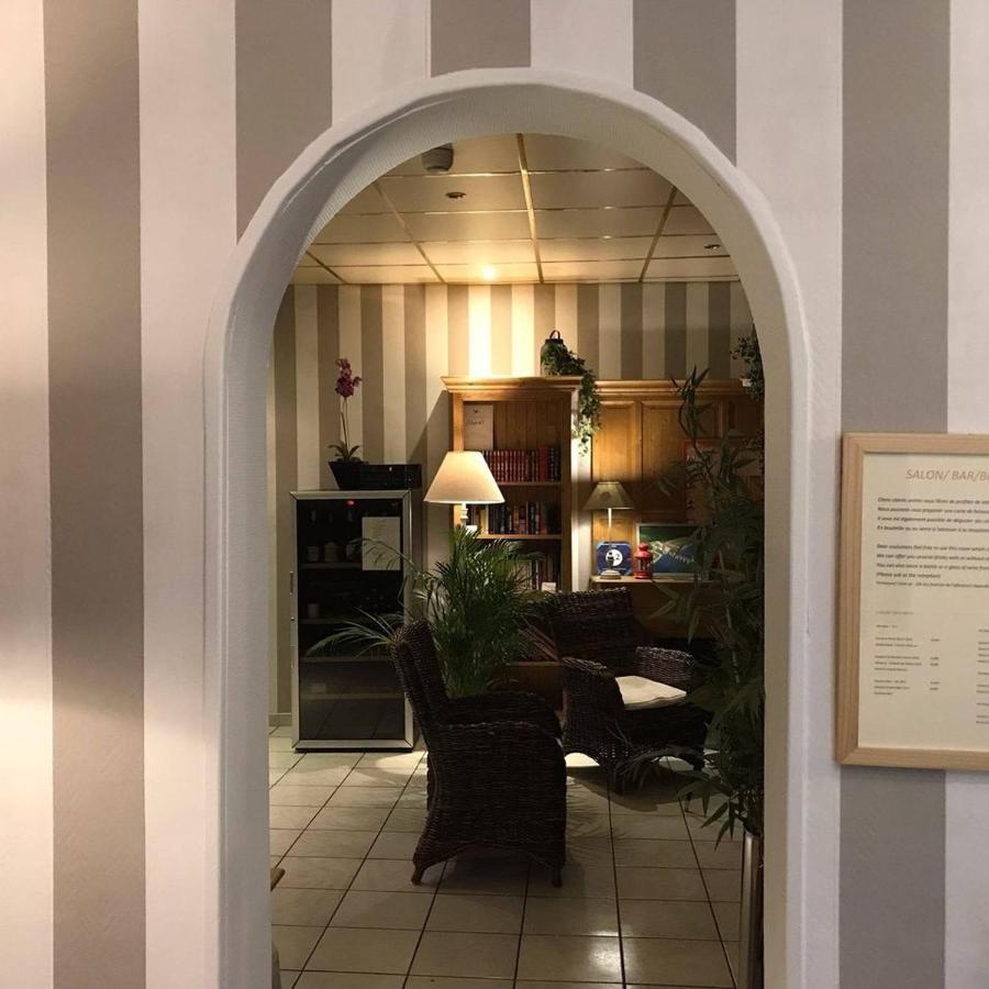 Logis Hotel Louise De Savoie Blois Esterno foto
