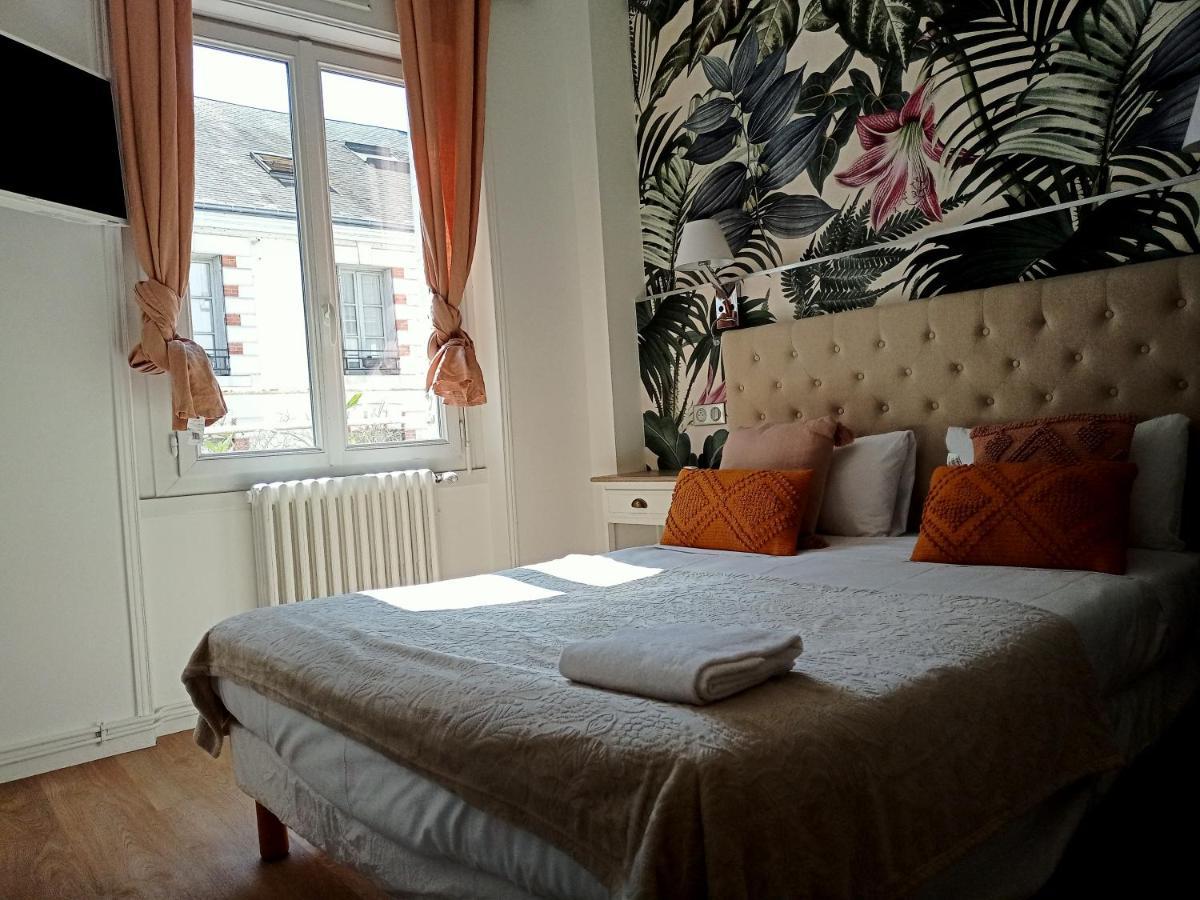Logis Hotel Louise De Savoie Blois Esterno foto