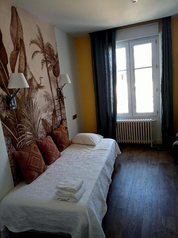 Logis Hotel Louise De Savoie Blois Esterno foto