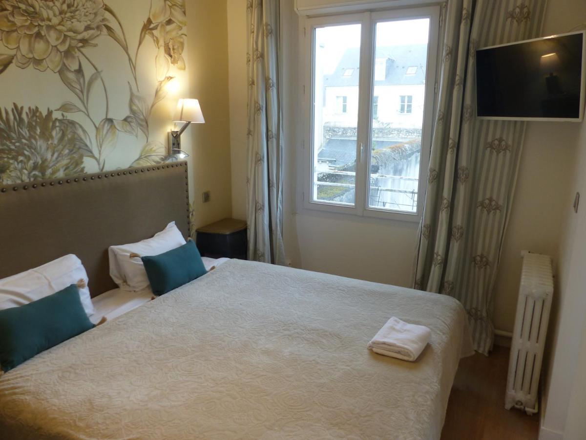Logis Hotel Louise De Savoie Blois Esterno foto