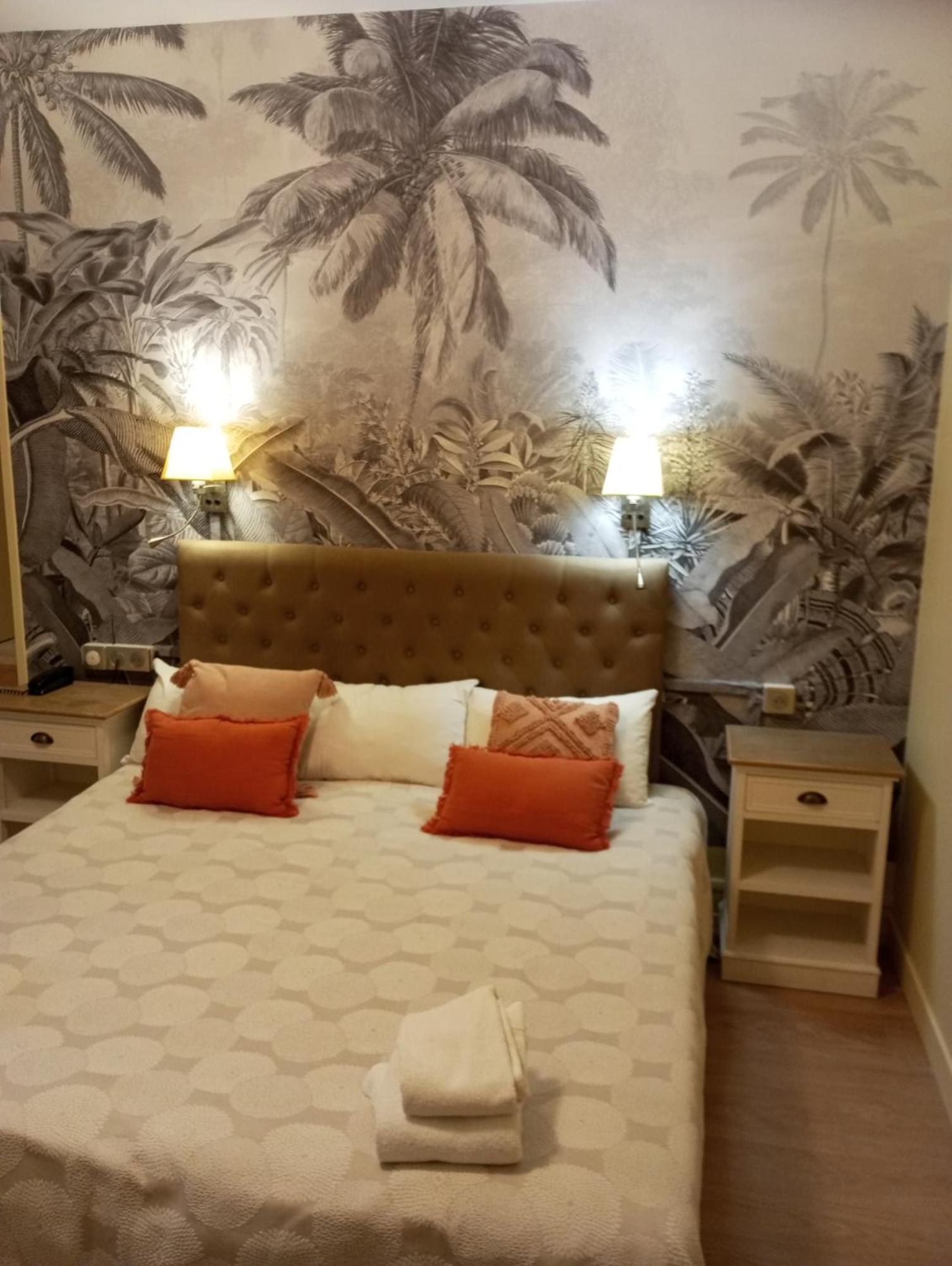Logis Hotel Louise De Savoie Blois Esterno foto
