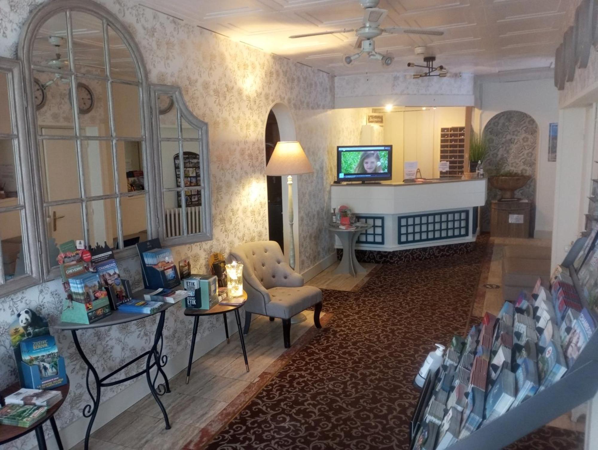Logis Hotel Louise De Savoie Blois Esterno foto