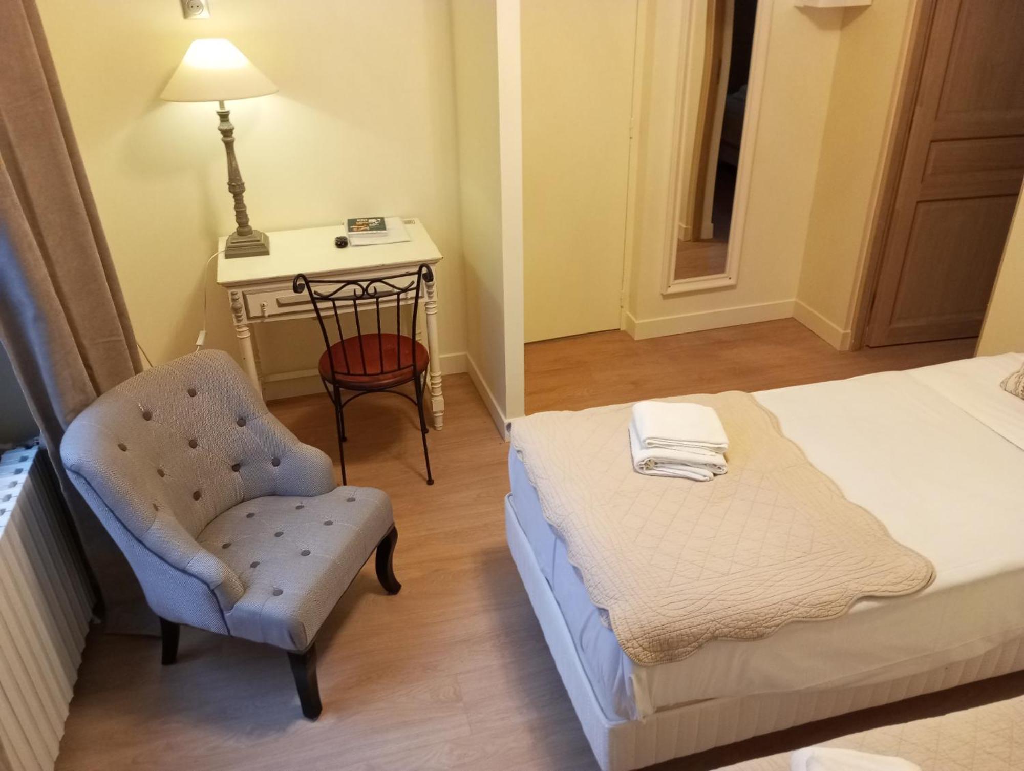 Logis Hotel Louise De Savoie Blois Esterno foto